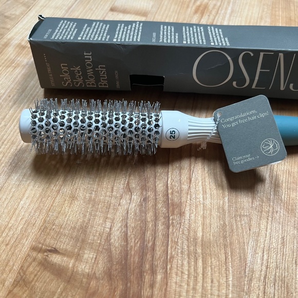 Givvy - Osensia Salon Sleek Blowout Brush - 1 inch Barrel - Picture 3 of 4